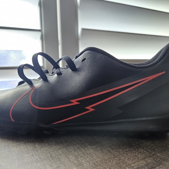 Nike Black Soccer Cleats NEW size 7. Boys Sports - Picture 10 of 11